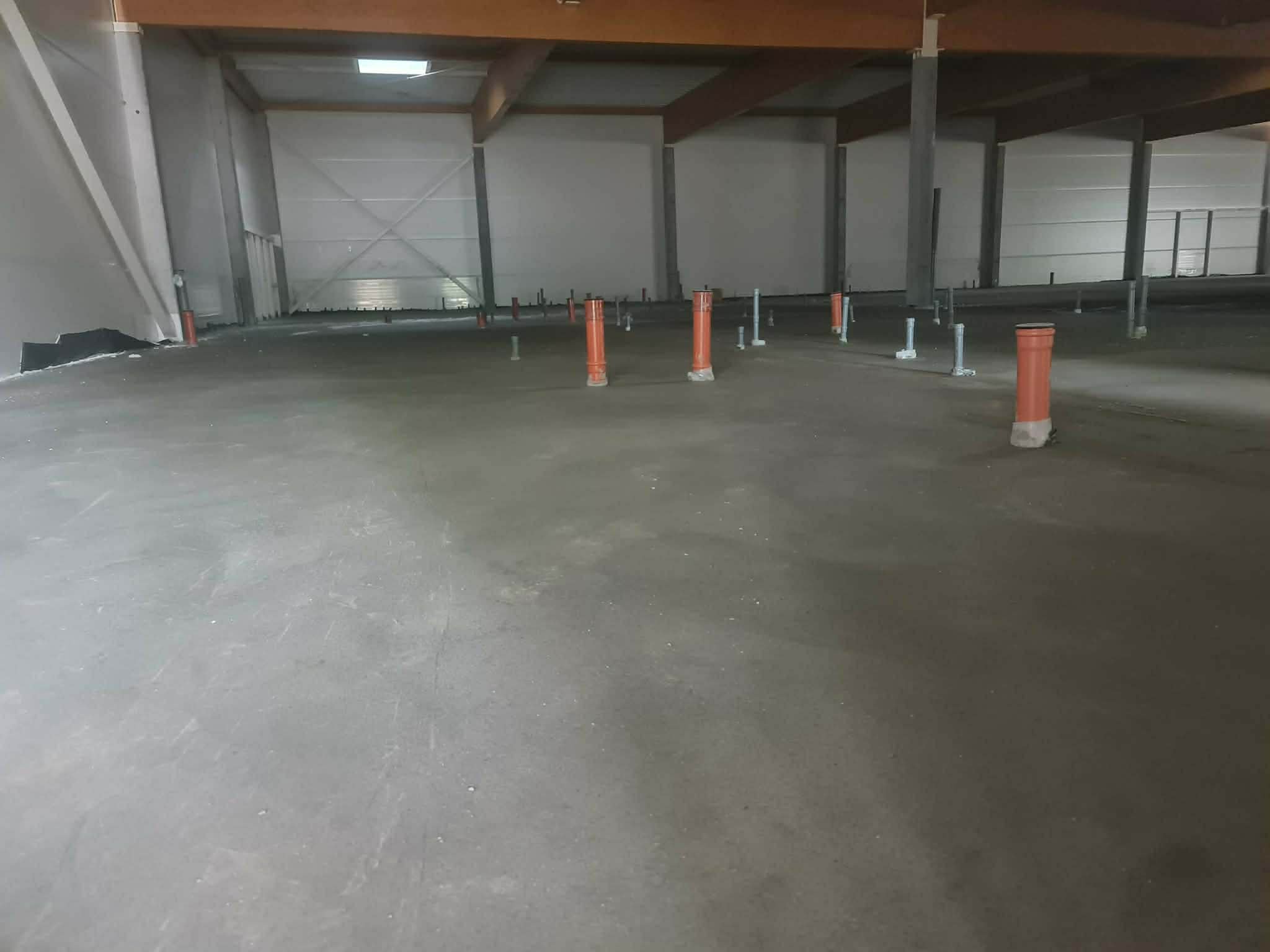 Grindų betonavimas pramoninėje patalpoje